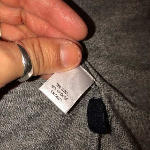 Banana Republic Grey Cardigan Soft Basic Chic - Picture 6 of 10